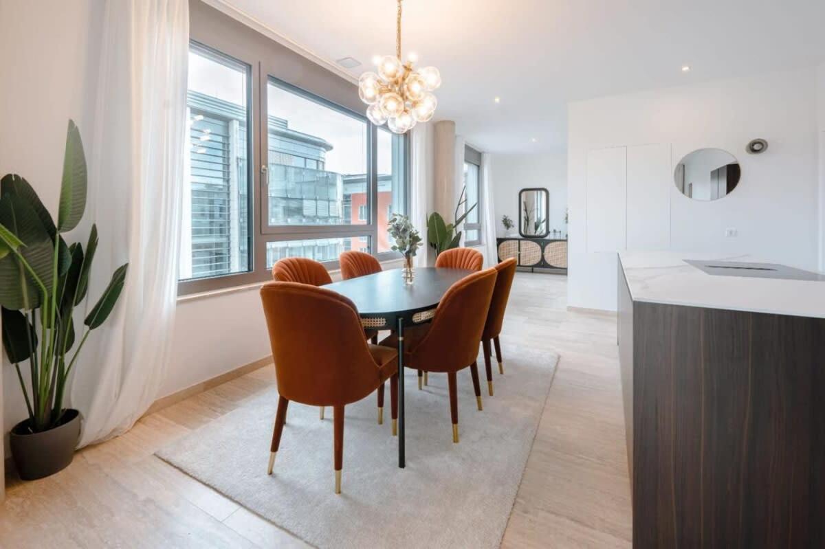 Elegance In Historic Ville-haute Apartamento